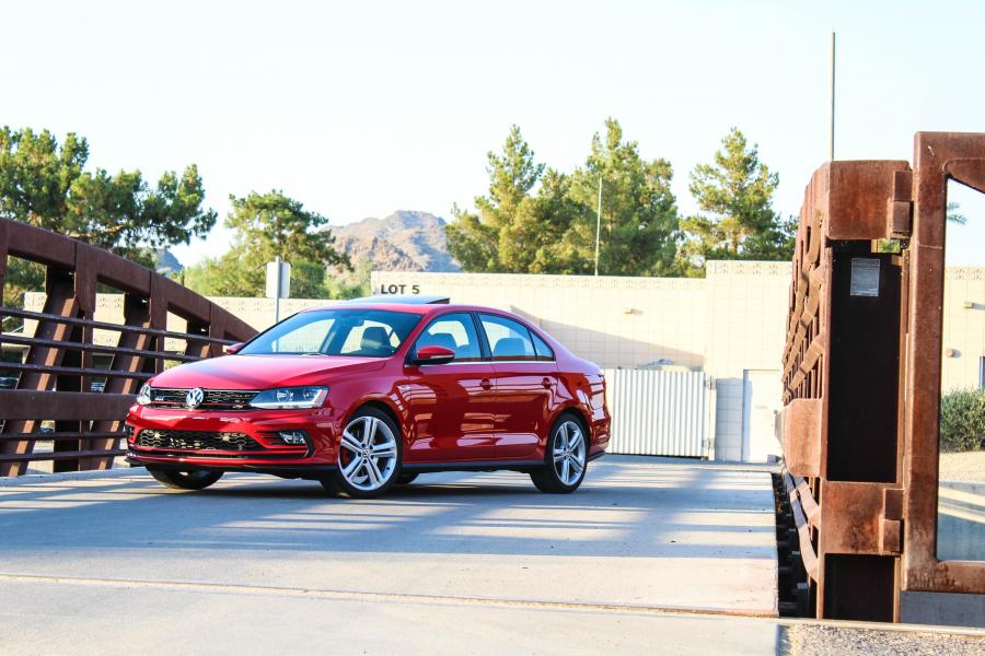  Volkswagen Jetta GLI (Typ 1B) 2015 года  (NA) (фото 20 из 40)
